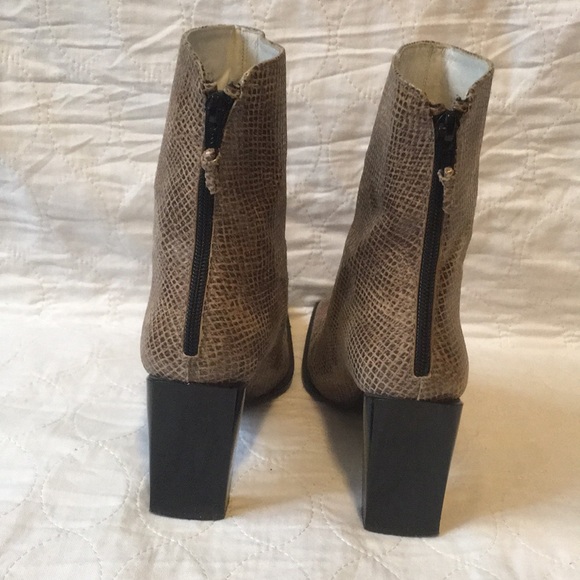 Stuart Weitzman genuine leather snake boots - Picture 3 of 8